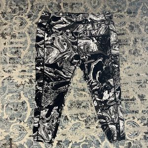 TORRID ATHLETIC LEGGINGS SIZE 4